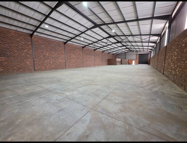 815M² WAREHOUSE TO LET IN AEROTON